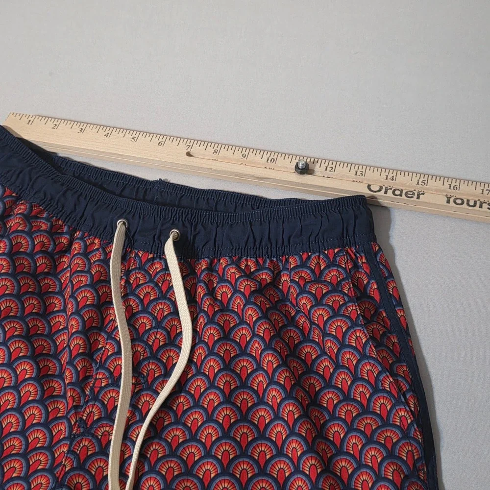 Fair Harbor Swim Trunks Mens Medium Red Navy Blue Scallop Print Lined Shorts‎ M